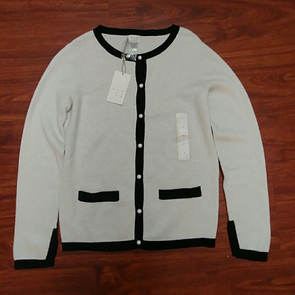NWT classy cardigan!!